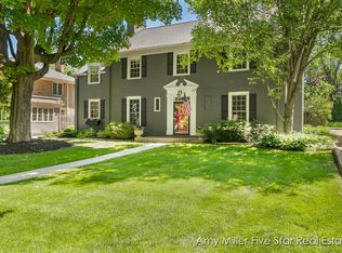 426 Cambridge Blvd SE, East Grand Rapids, MI