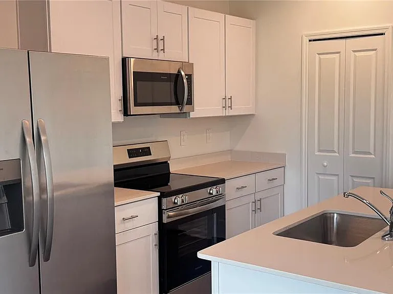4955 SW 83rd Pl — Photo 2