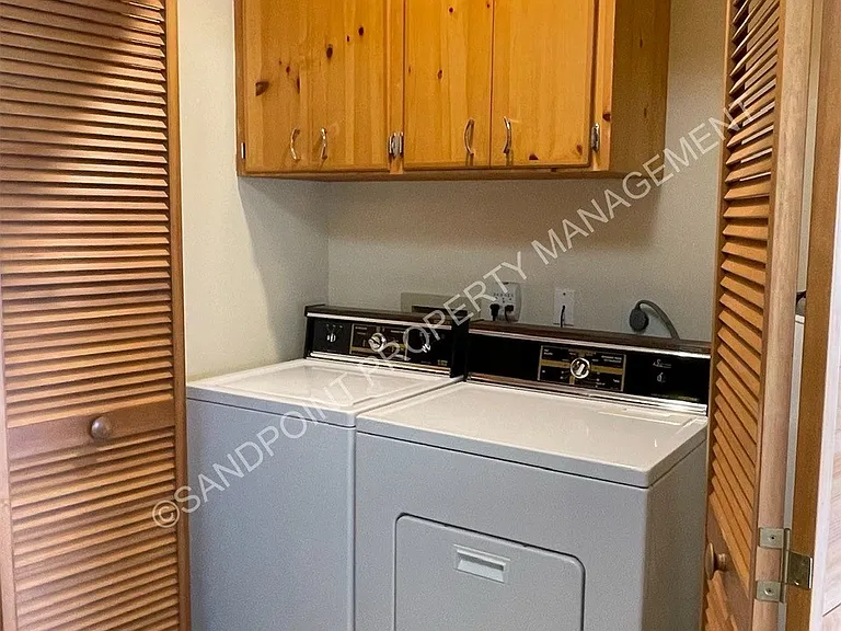 270 Eameshore Dr — Photo 23