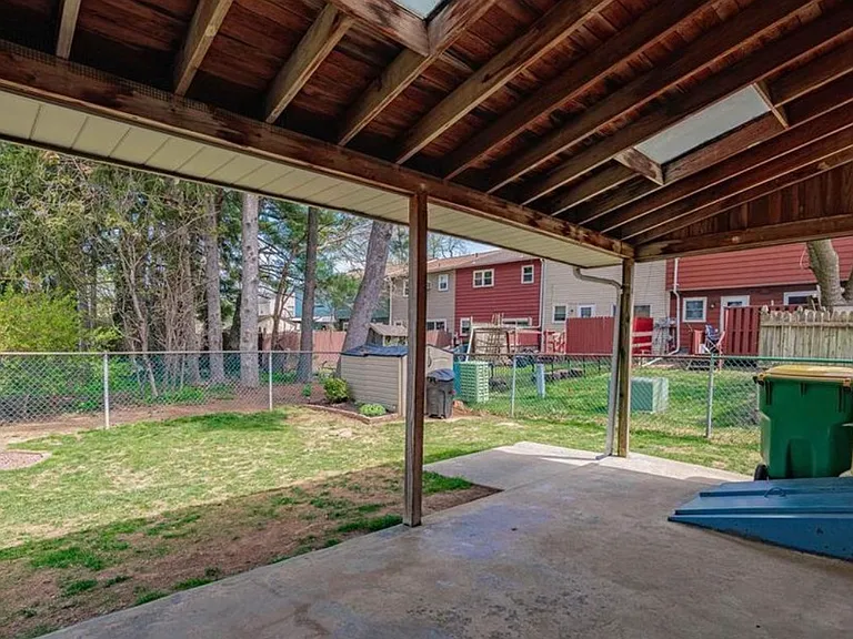 5727 Greens Dr — Photo 22