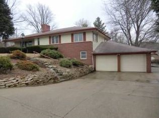 7817 Crown Point Ave, Omaha, NE 68134