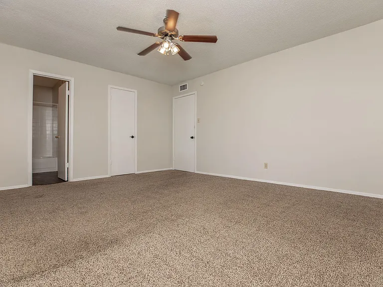 Bel Air Estates — Photo 27