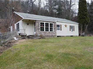 2865 Hemlock St, Palmerton, PA 18071