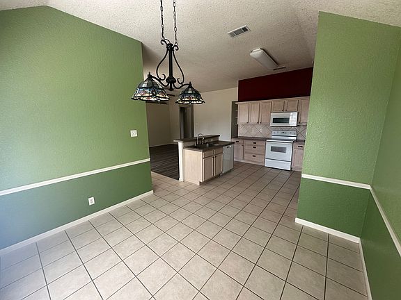 4th image of 1212 Lancelot Dr