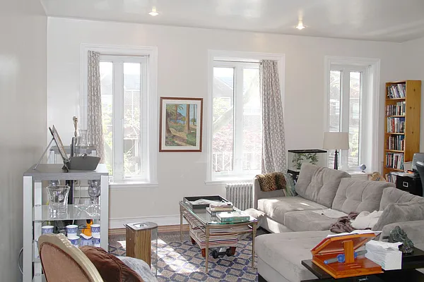 Rented by Metropolitan Brokers Inc. | media 1