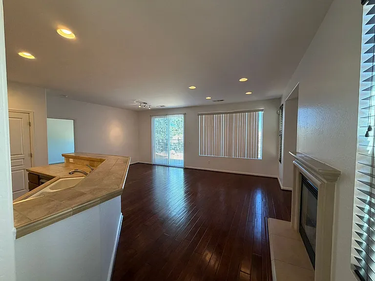 1226 Firefly Ct — Photo 6