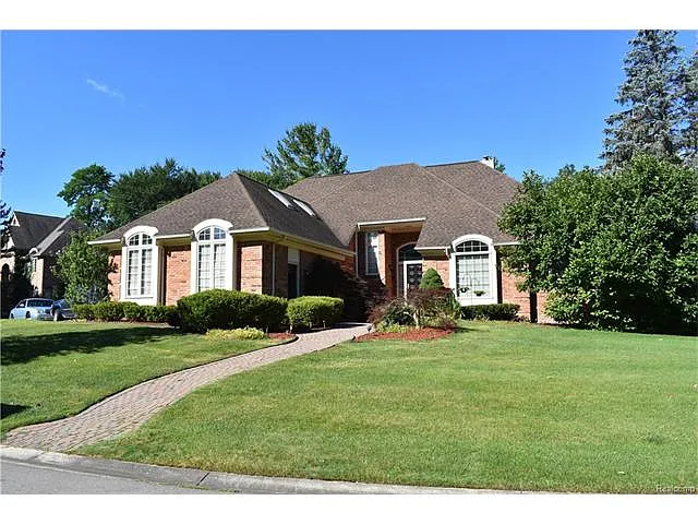 27009 Greenwich Cir photo 1