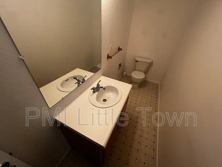 10647 W Bellwood Pl — Photo 16