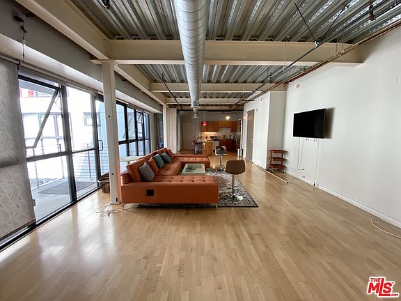 2nd image of 330 W 11th St APT 509