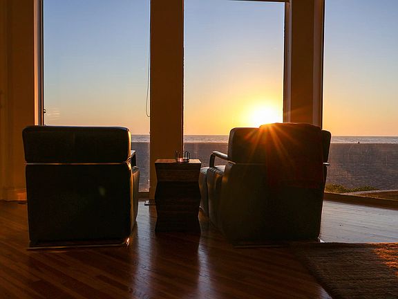 2nd image of 3509 Ocean Front Walk