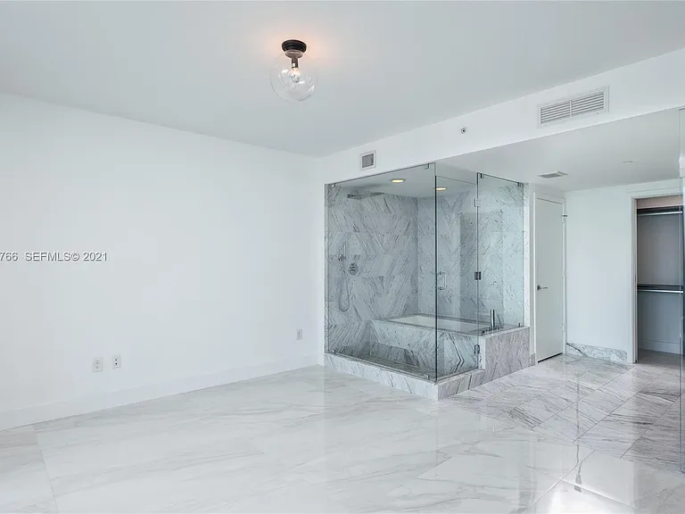 3131 NE 7th Ave #1305 — Photo 6