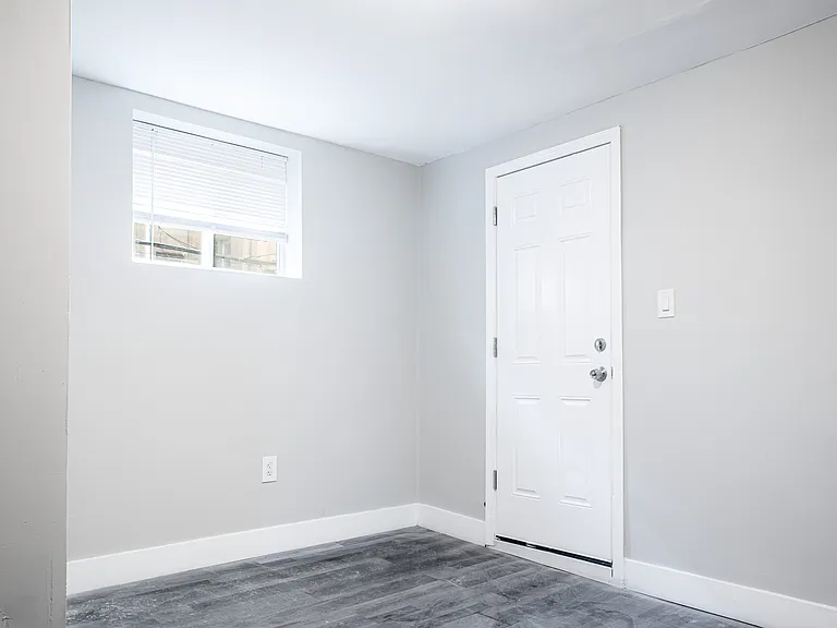2348 Moore St — Photo 5