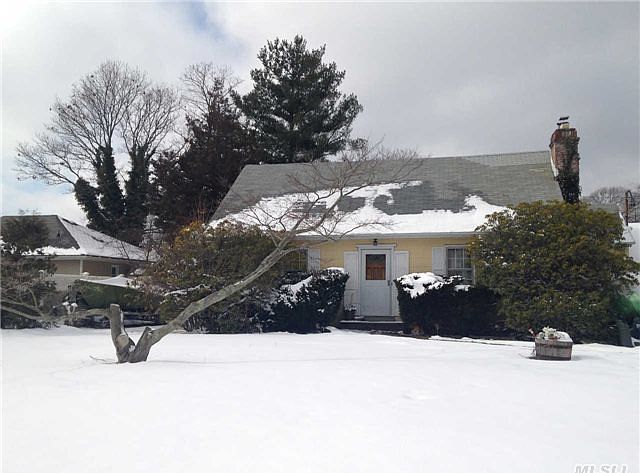 1st image of 350 Massapequa Ave