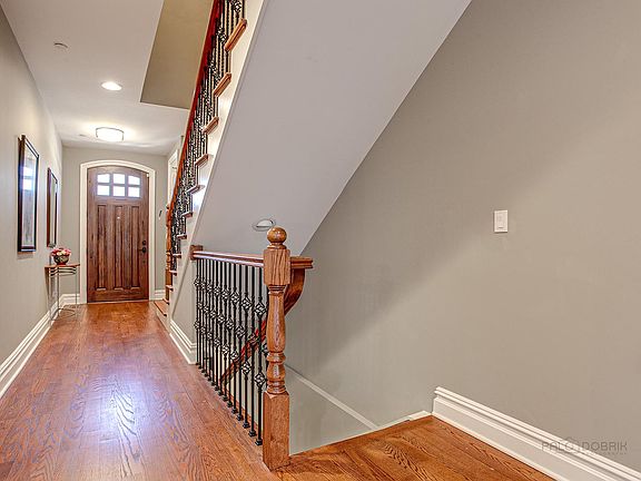 3rd image of 1261 Caroline Ct