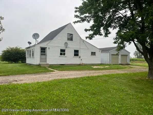 5061 S Chandler Rd, Saint Johns, MI 48879