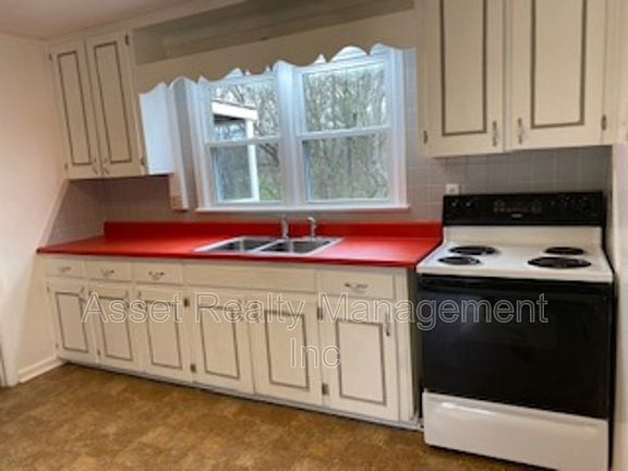 5th image of 4422 Coffey St SW