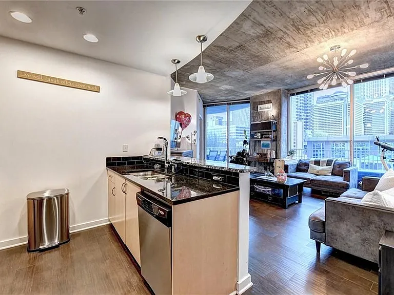 400 W Peachtree St NW #711 — Photo 8