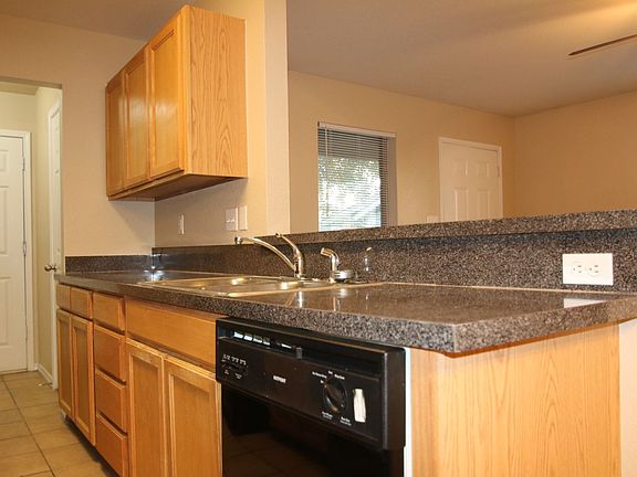 5th image of 8020-8022 Tanner Ave
