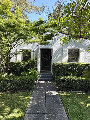 174 France St Photo 1