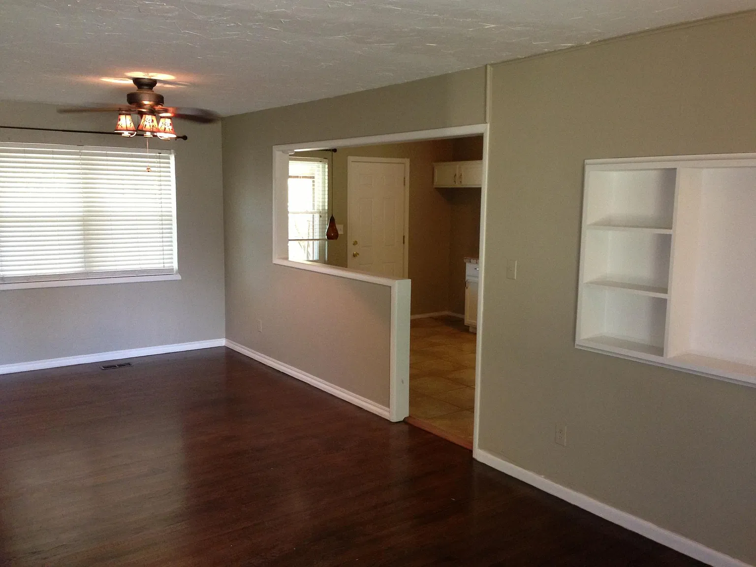 3 bed, 1.5 bath, 1153 sqft, $1,500 — Photo 3