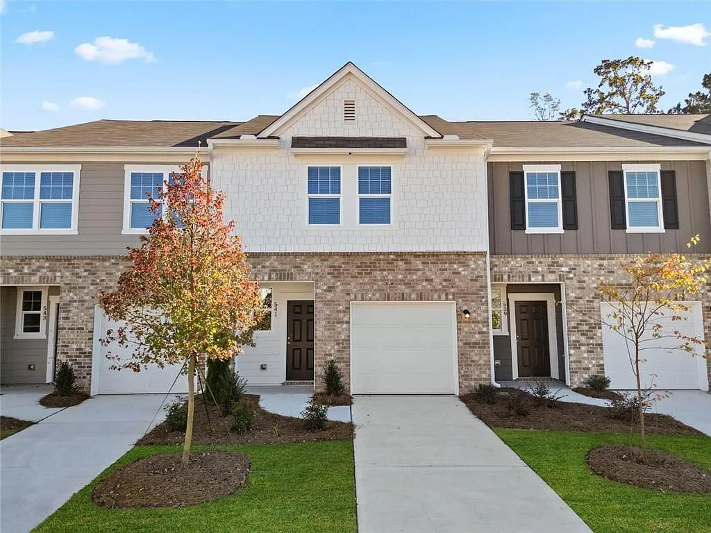 3 bed, 2.5 bath, 1672 sqft, $2,300 — Photo 1