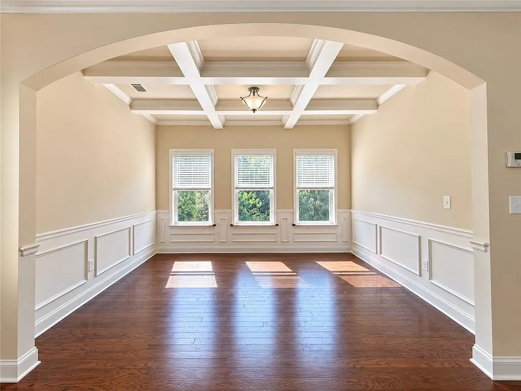 4 bed, 3.0 bath, 2442 sqft, $2,650 — Photo 4