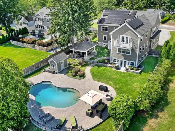 83 Altamont Ave, Melrose, MA 02176