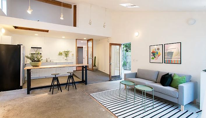 2nd image of 652 Santa Clara Ave