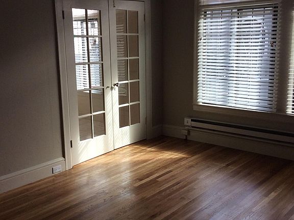 3rd image of 1010 Fell St APT 1