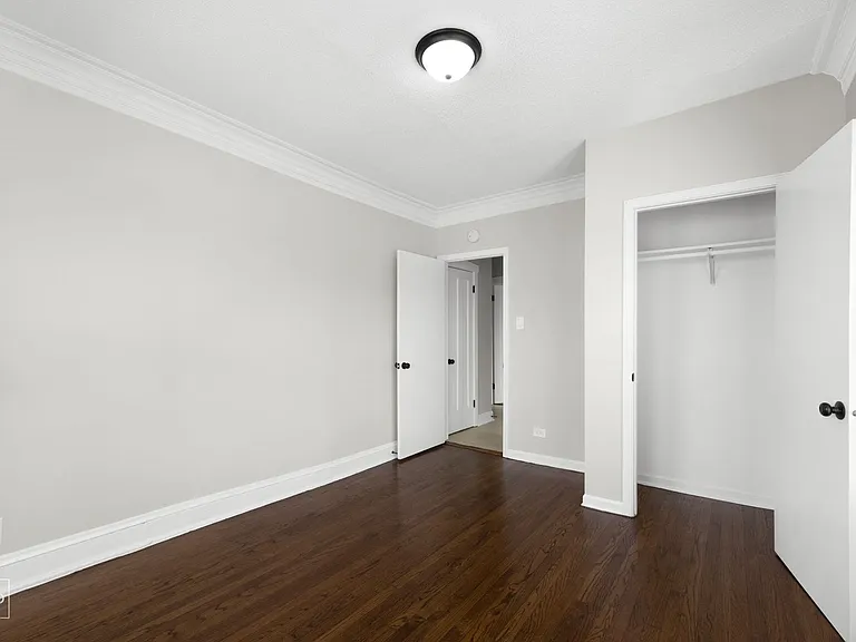 703 N Austin — Photo 19