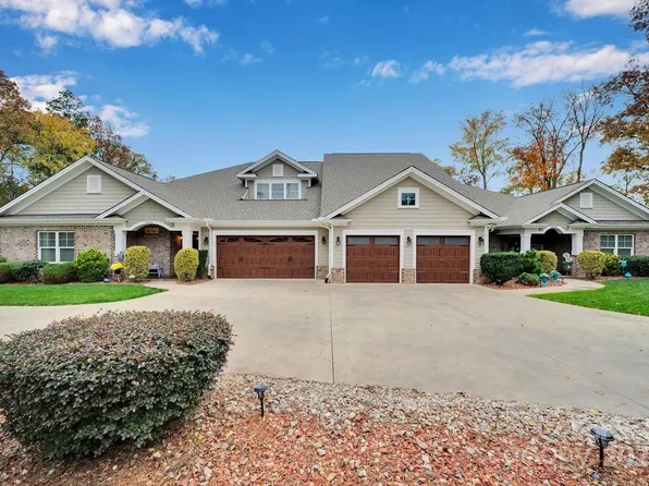 6050 Roberta Rd, Harrisburg, NC 28075