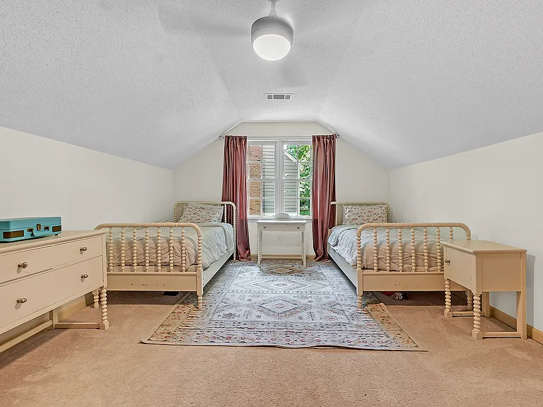 519 Princeton Oaks Cv — Photo 25