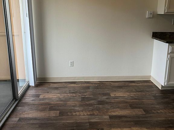 5th image of 717 S Nardo Ave APT H3