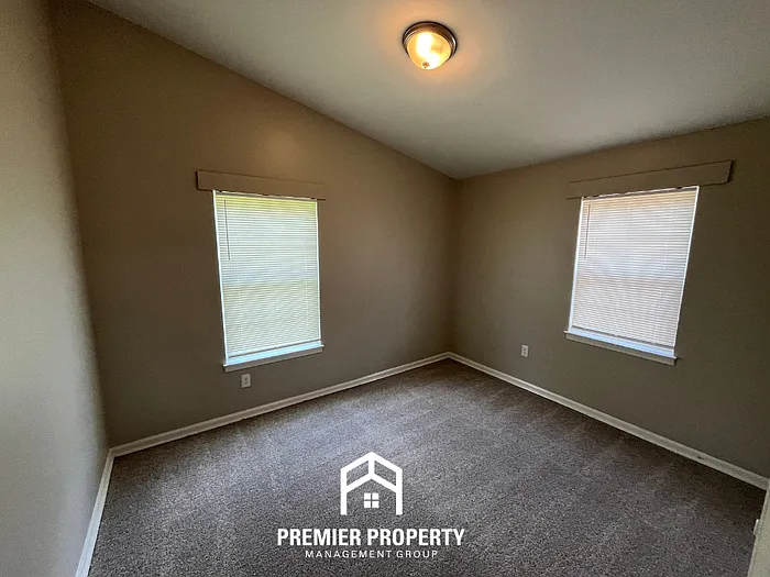 4876 Hillbrook Rd — Photo 11