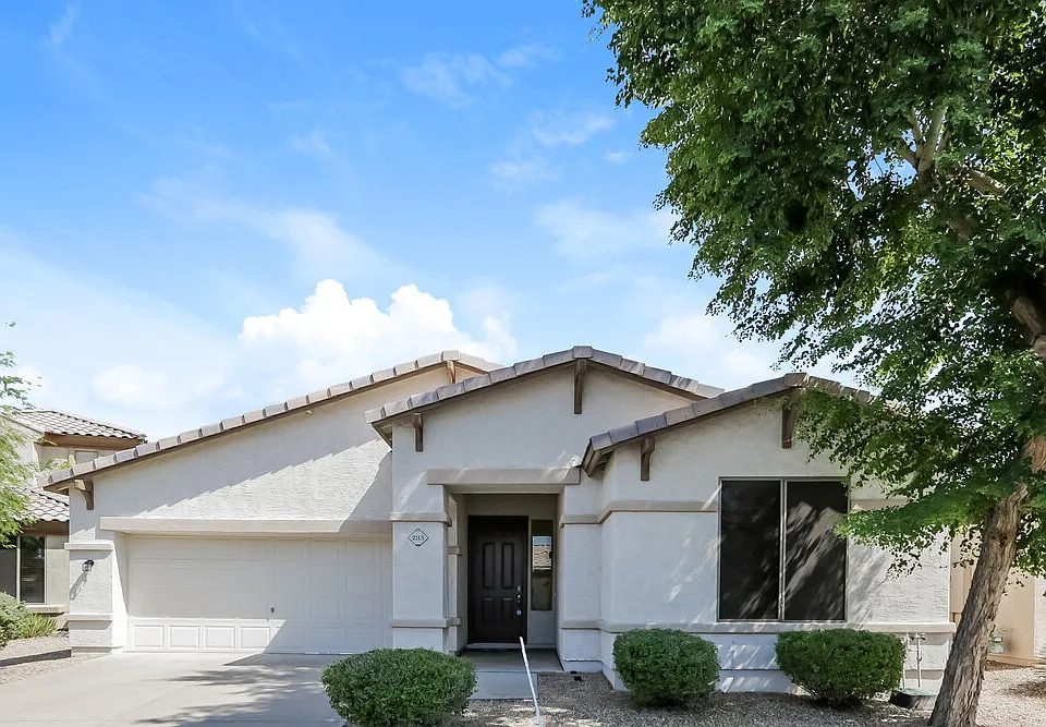 2113 S Compton