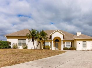 2288 Lake Pointe Cir, Leesburg, FL 34748