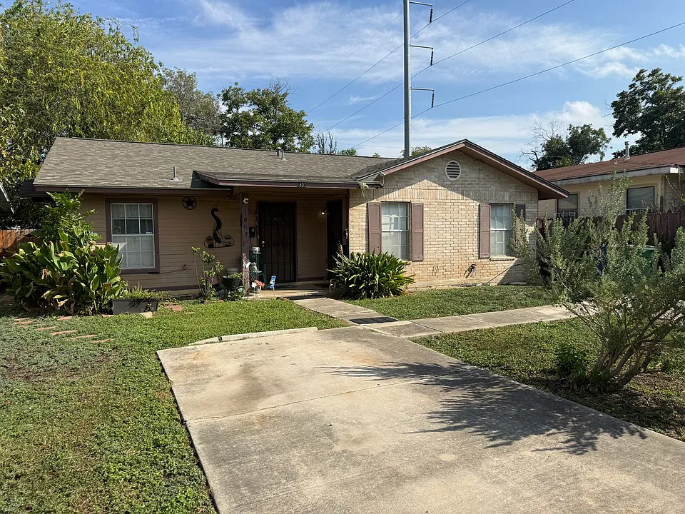 1807 W Olmos Dr