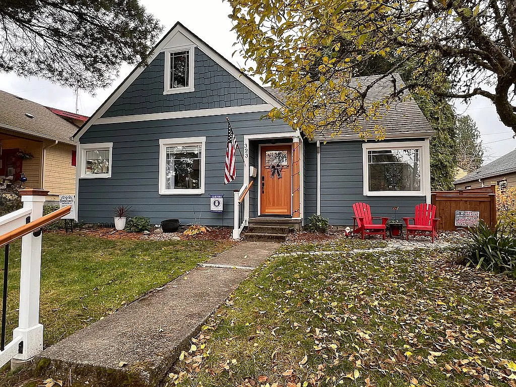 323 Foote St NW photo 1