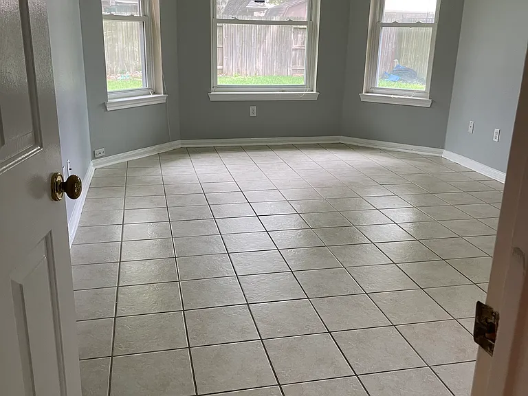 1401 Helmsley Dr — Photo 36