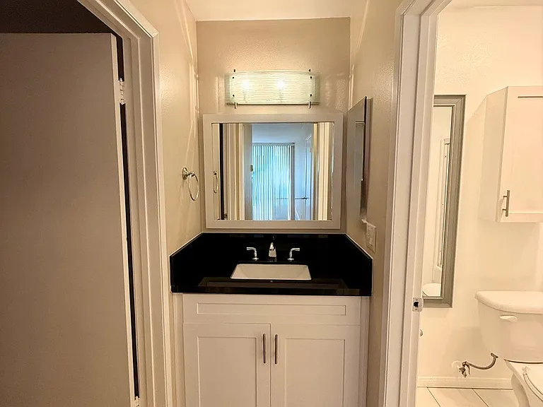 11677-11683 Goshen Ave. Los Angeles CA 90049 — Photo 10