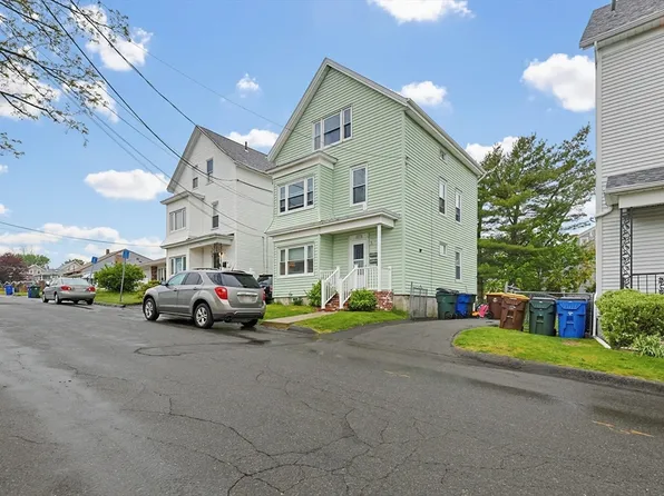 105 Andrews St, Fall River, MA 02724