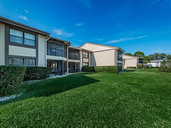 3rd image of 311 Woodlake Wynde #3