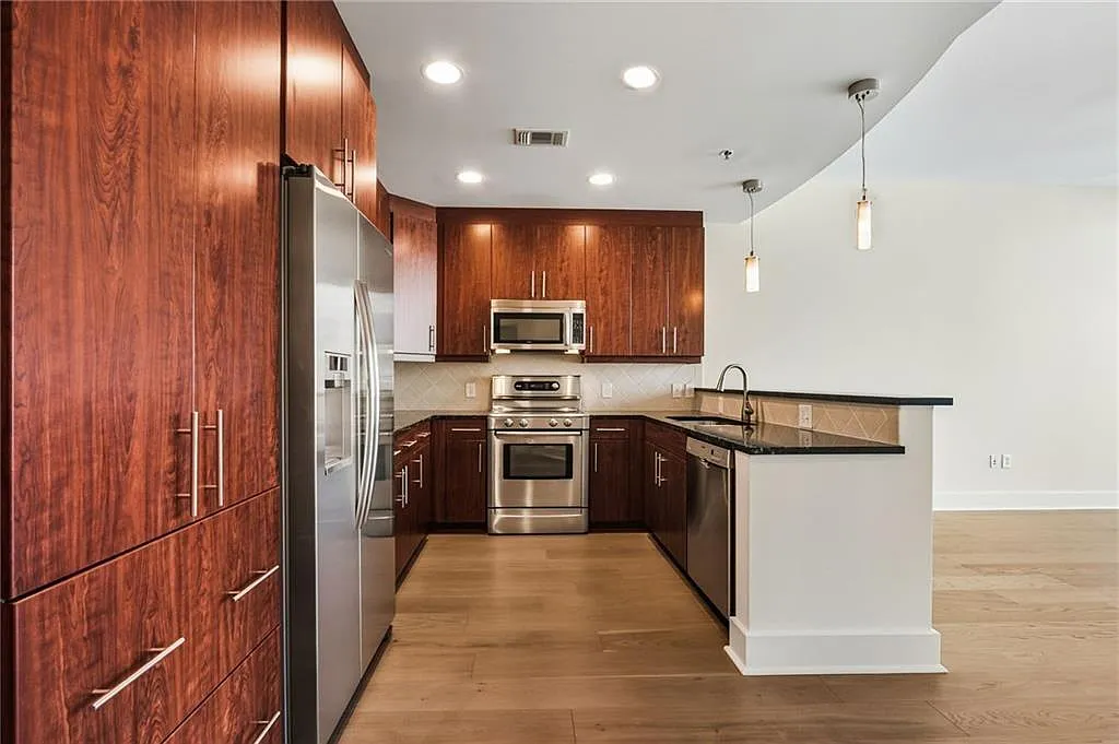 1 bed, 1.0 bath, 866 sqft, $2,600 — Photo 4