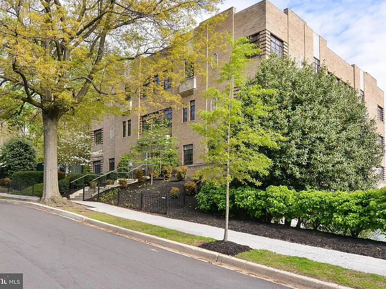 2911 Newark St NW #3 — Photo 7