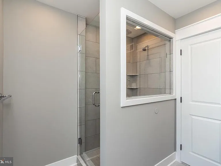3729 Foster Ave — Photo 22