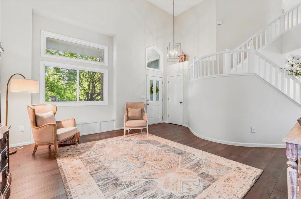 8007 Hillsboro Ct S