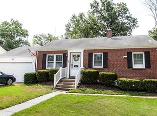 584 Meadowridge Dr, Saint Louis, MO