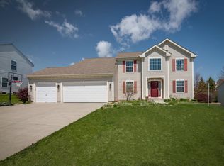 2202 Cherokee St, Grafton, WI 53024