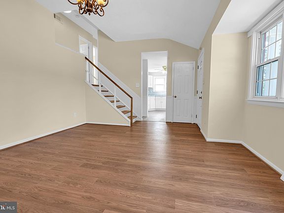 4th image of 144 Lake Dr