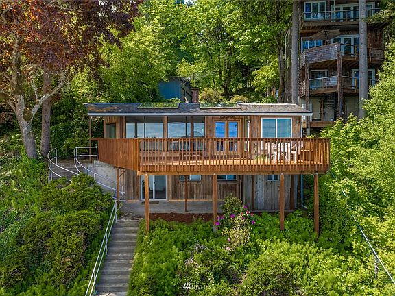 2nd image of 1820 27th Ave NW